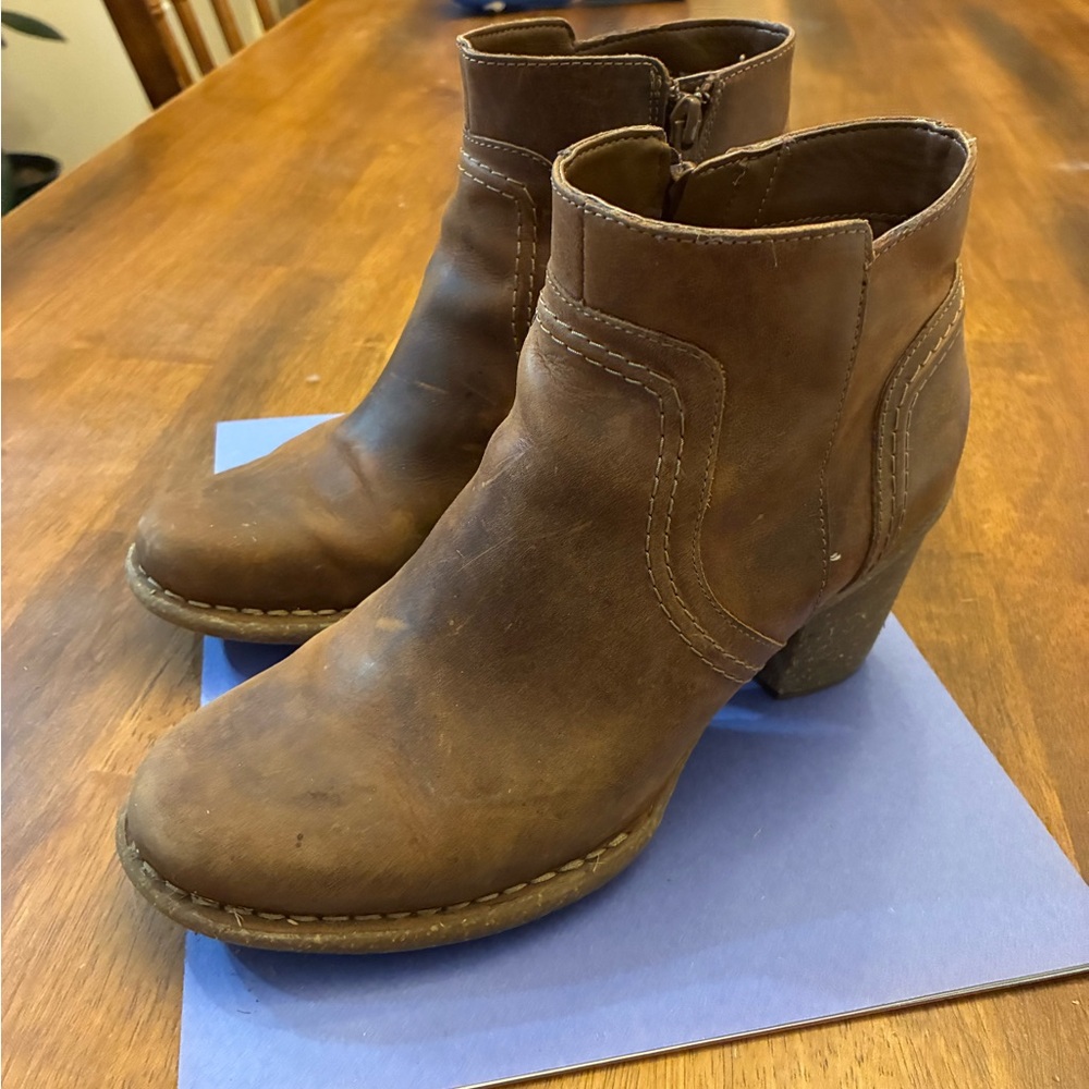 Clark’s Carleta Brown Leather Ankle Boots Sz 8.5